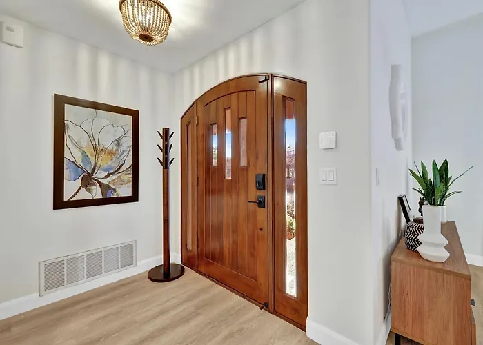 Holiday home Three Bedroom, Amazing Views, Hot Tub And Pets Allowed, Close To Chapel Of The Holy Cross And Chapel Hill, Less Than 1mi To Trailheads Sedona