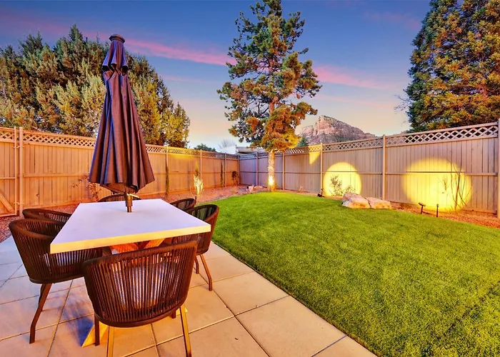 Three Bedroom, Amazing Views, Hot Tub And Pets Allowed, Close To Chapel Of The Holy Cross And Chapel Hill, Less Than 1mi To Trailheads *