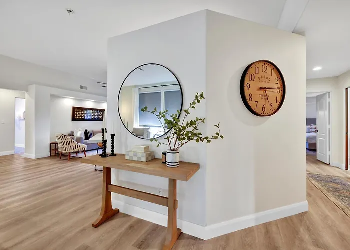 Three Bedroom, Amazing Views, Hot Tub And Pets Allowed, Close To Chapel Of The Holy Cross And Chapel Hill, Less Than 1mi To Trailheads * Sedona