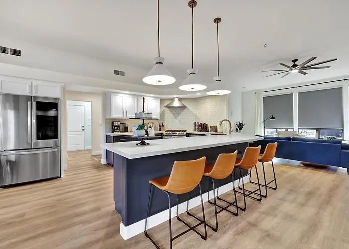 Three Bedroom, Amazing Views, Hot Tub And Pets Allowed, Close To Chapel Of The Holy Cross And Chapel Hill, Less Than 1mi To Trailheads Holiday home Sedona