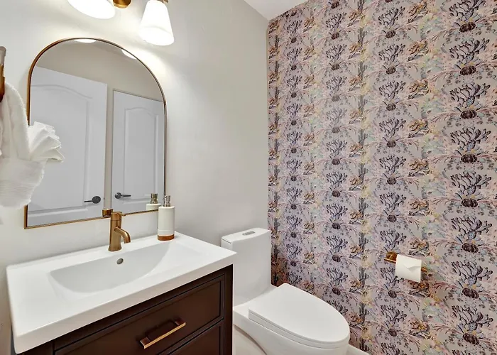 Holiday home Three Bedroom, Amazing Views, Hot Tub And Pets Allowed, Close To Chapel Of The Holy Cross And Chapel Hill, Less Than 1mi To Trailheads *