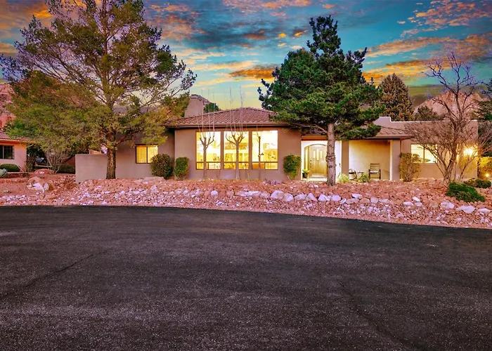Holiday home Three Bedroom, Amazing Views, Hot Tub And Pets Allowed, Close To Chapel Of The Holy Cross And Chapel Hill, Less Than 1mi To Trailheads Sedona